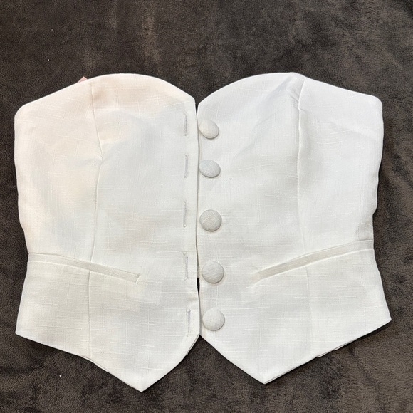emtam Tops - Elegant White Buttoned Women's Crop Top